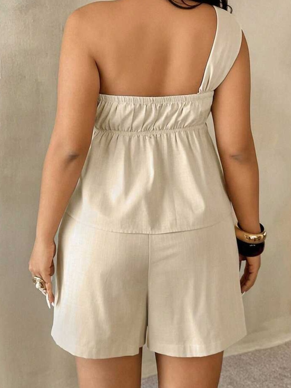 One-Shoulder Beige Cotton Top and Shorts Set - Picture 3 of 5